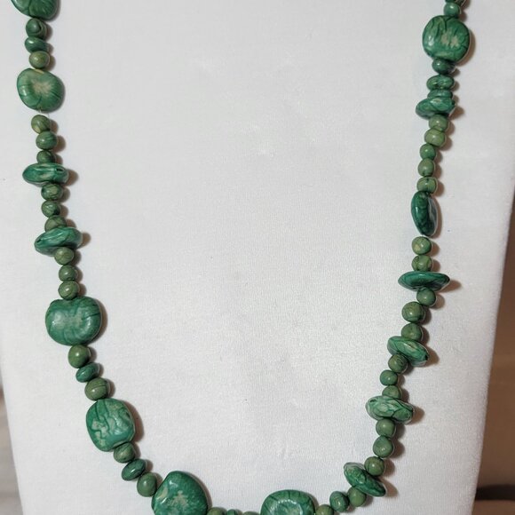 ☘️90's Teal Green Geometric Pebble Nugget Beaded Long Single Strand 18" Necklace - Picture 5 of 8